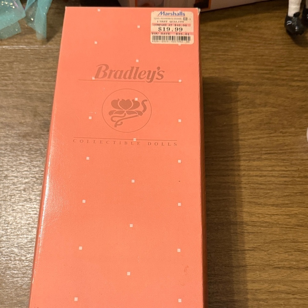 Bradley’s Collectible Dolls: Snow White - Picture 6 of 10